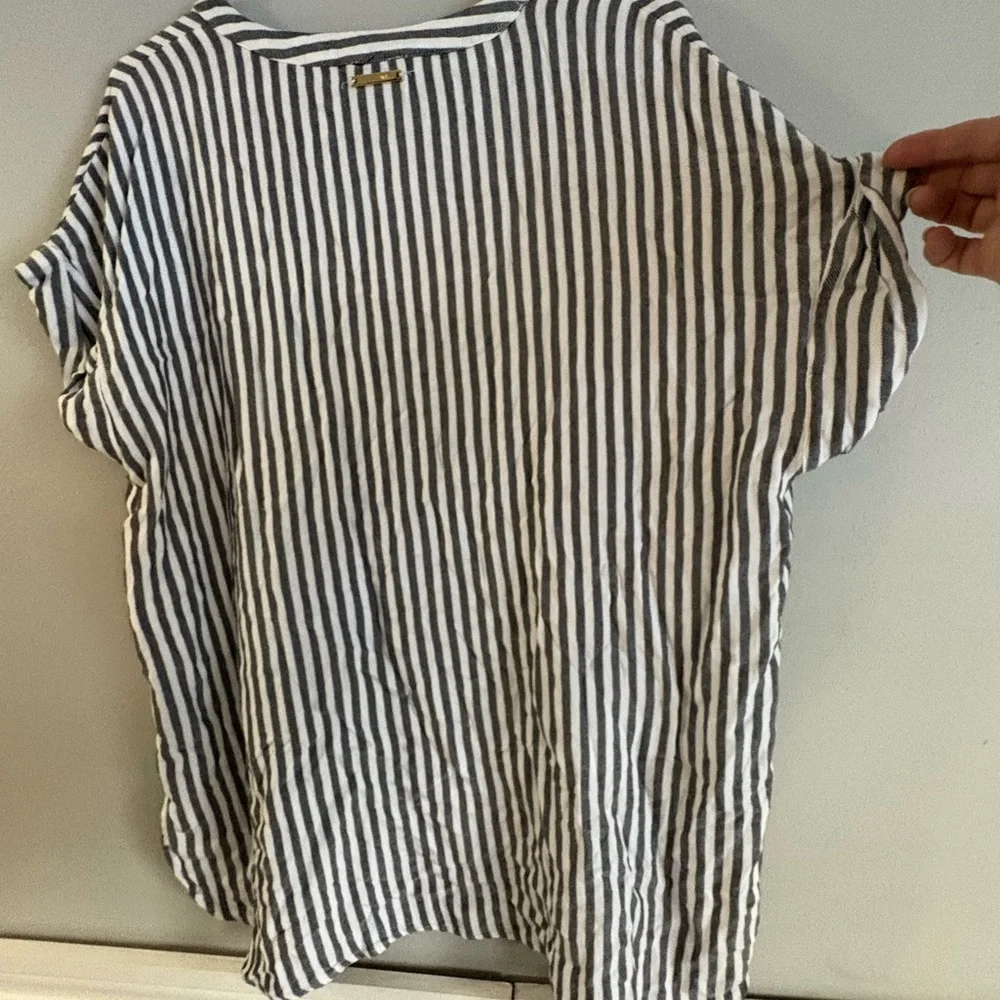 Jones New York Monochrome Striped Top - Picture 2 of 4